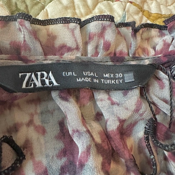 Zara maroon and cream floral sheer blouse with smocked collar and sleeves - Picture 4 of 9